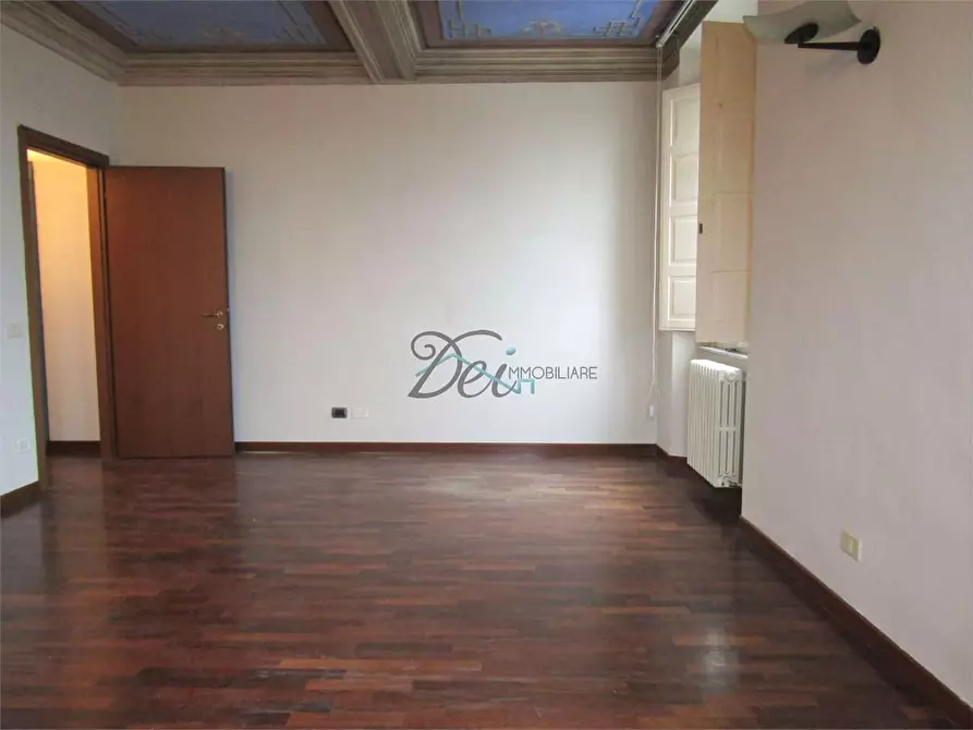 Immagine 8 di Ufficio in affitto  a Capannori