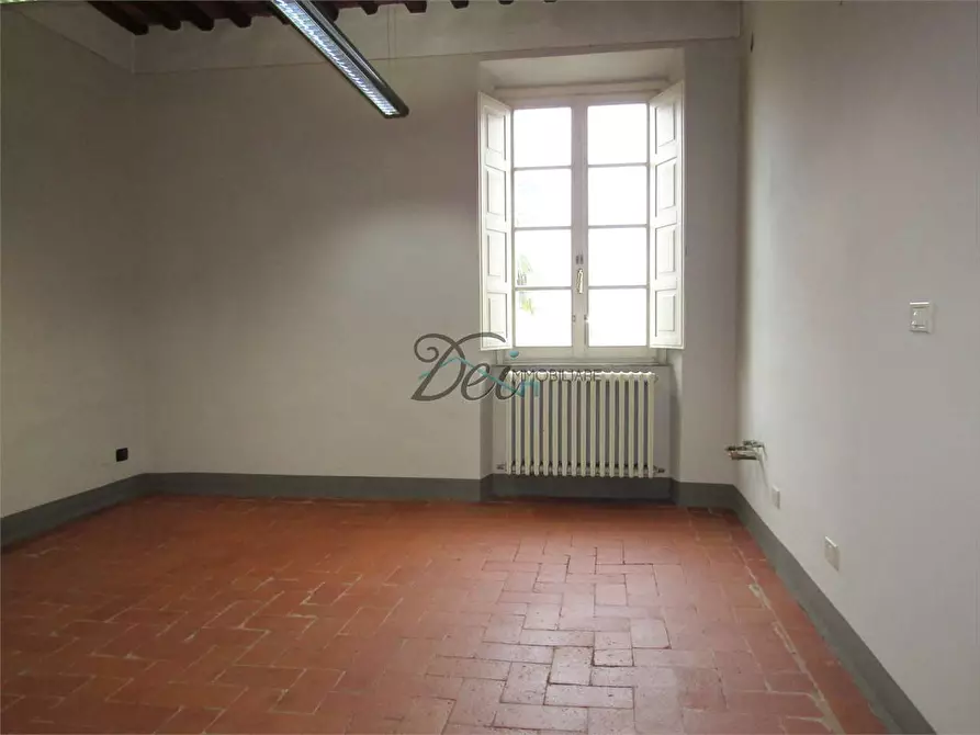 Immagine 9 di Ufficio in affitto  a Capannori