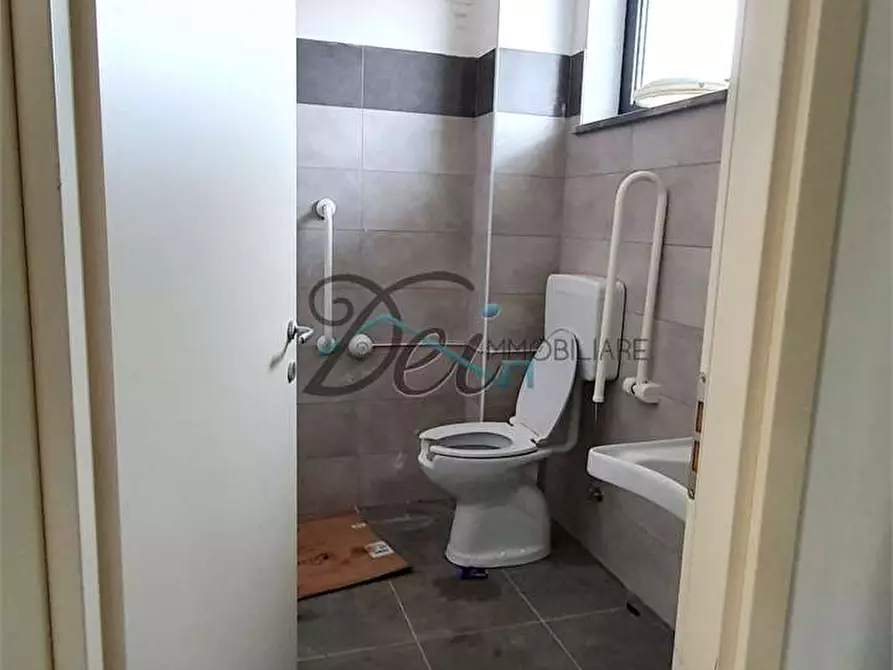 Immagine 10 di Ufficio in affitto  in Via Pesciatina 189 a Capannori