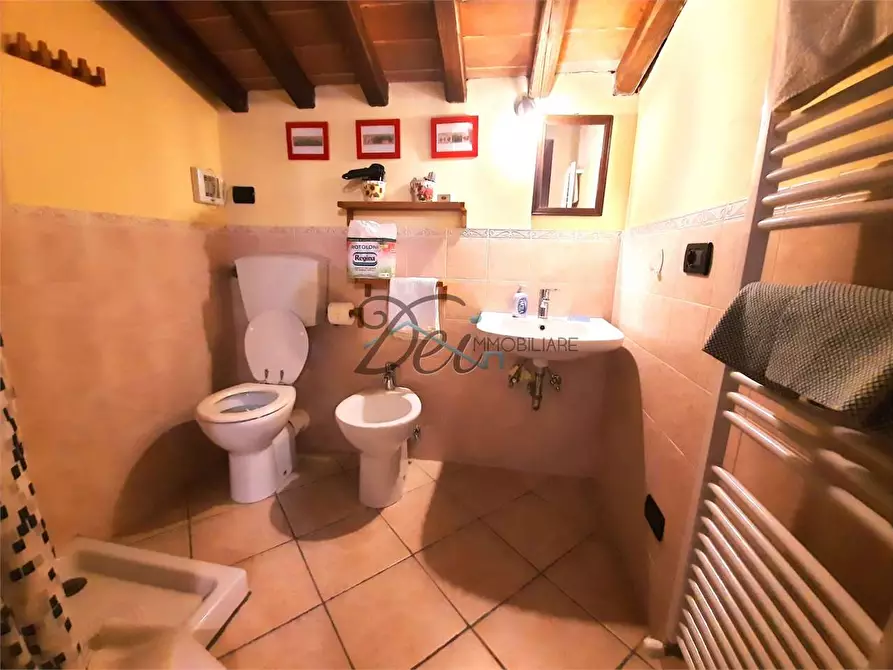 Immagine 37 di Rustico / casale in vendita  in via di san ginese 71 a Capannori