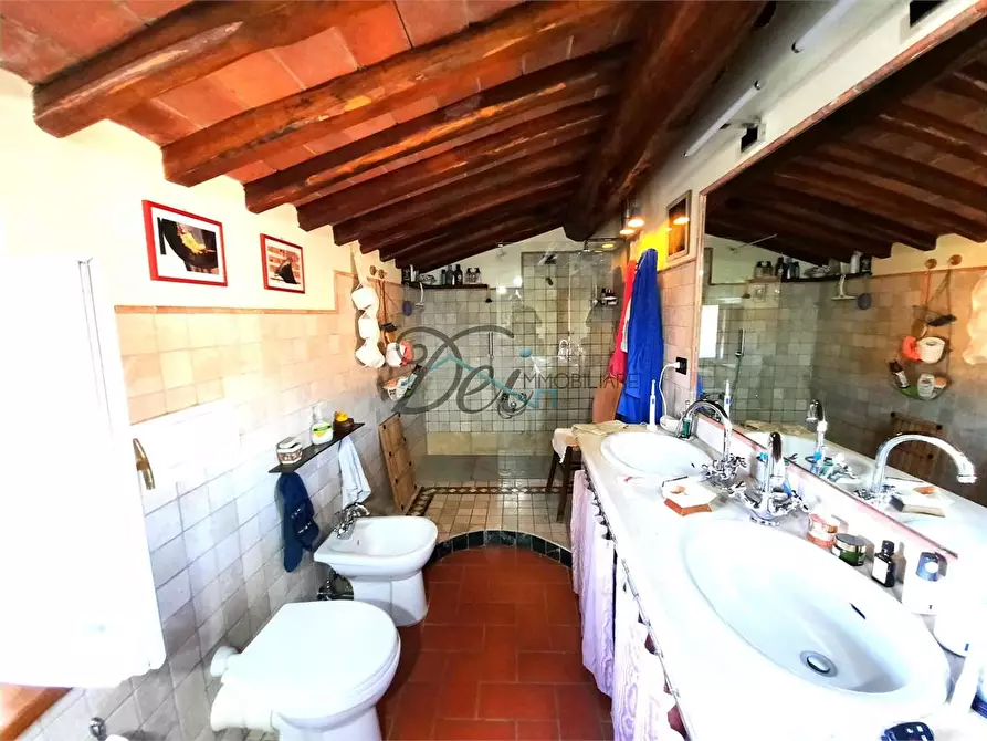 Immagine 48 di Rustico / casale in vendita  in via di san ginese 71 a Capannori