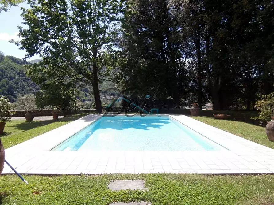 Immagine 2 di Villa in vendita  a Bagni Di Lucca