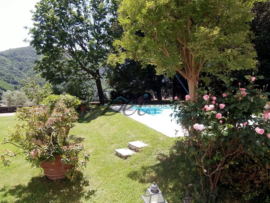 Immagine 4 di Villa in vendita  a Bagni Di Lucca