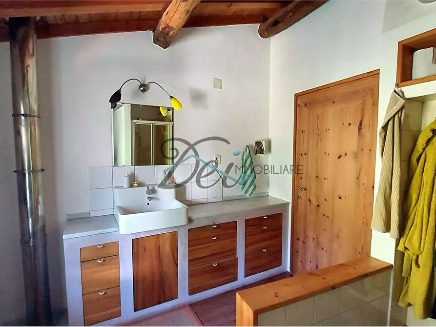 Immagine 29 di Rustico / casale in vendita  a Molazzana