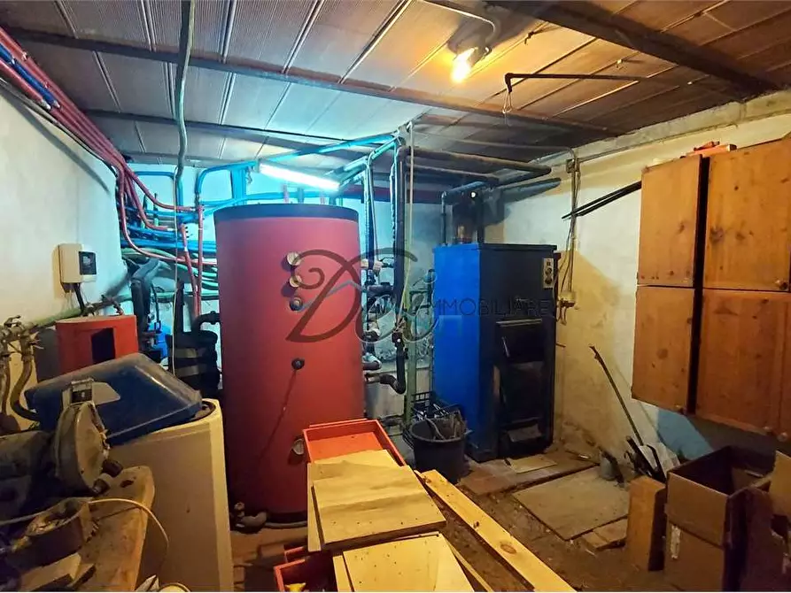 Immagine 32 di Rustico / casale in vendita  a Molazzana