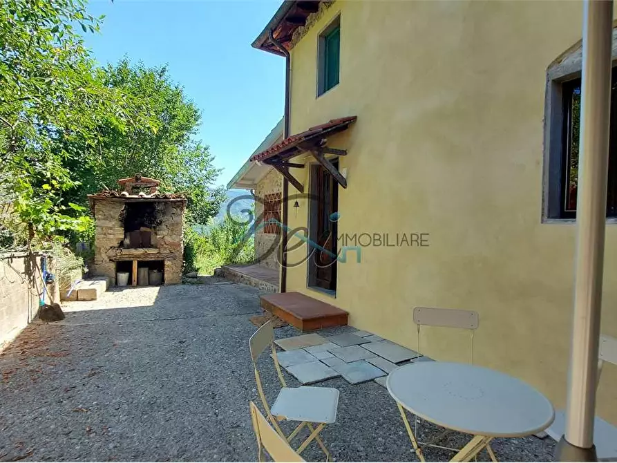 Immagine 9 di Rustico / casale in vendita  a Molazzana