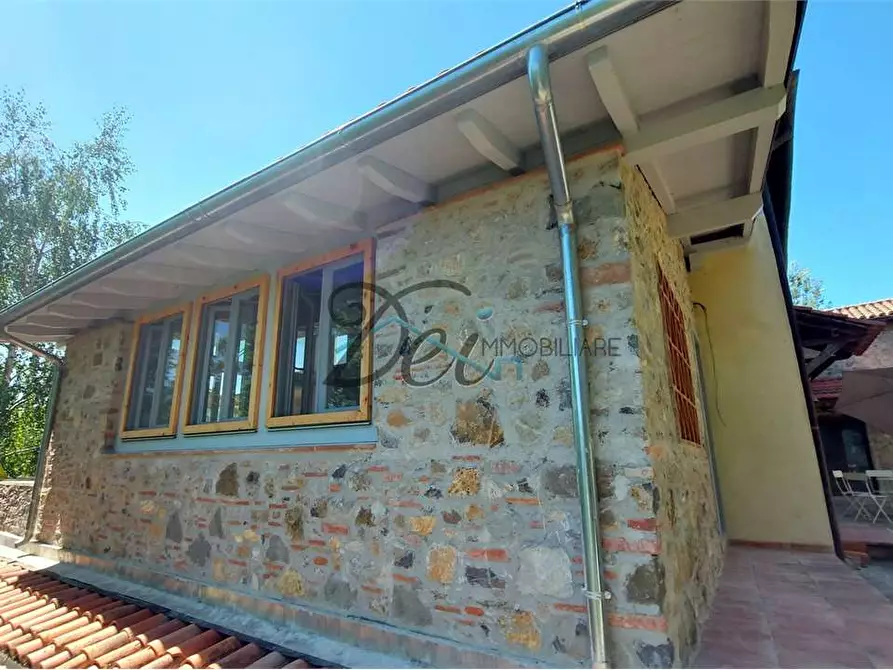 Immagine 38 di Rustico / casale in vendita  a Molazzana