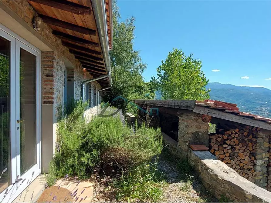 Immagine 8 di Rustico / casale in vendita  a Molazzana