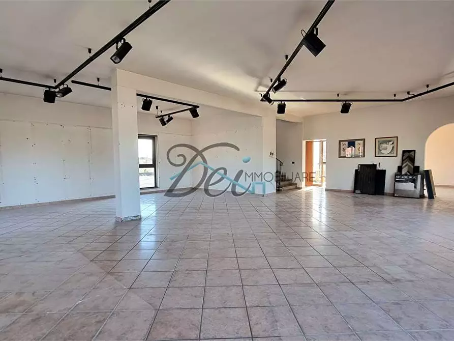 Immagine 11 di Negozio in affitto  in Via Pesciatina 200 a Capannori