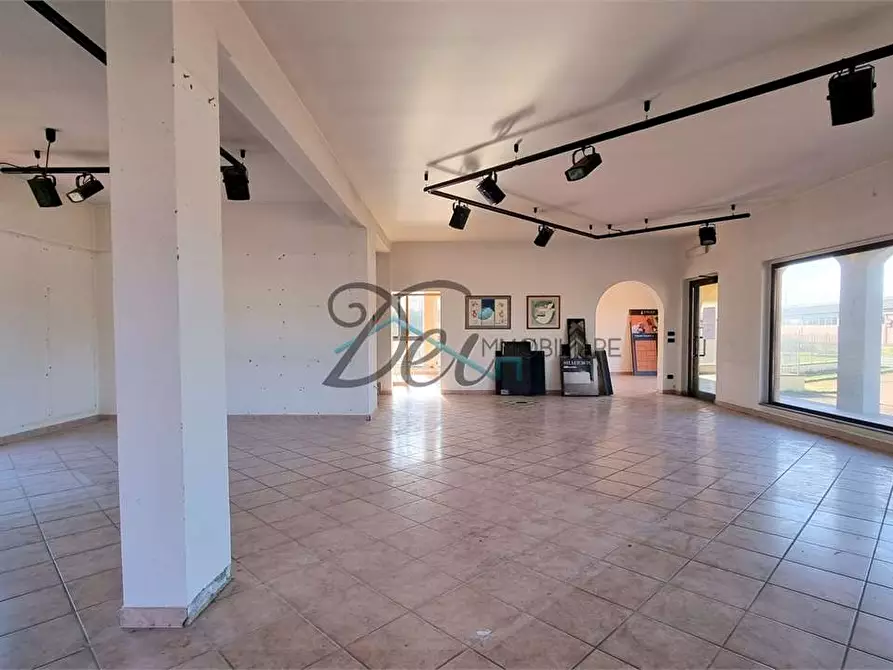 Immagine 12 di Negozio in affitto  in Via Pesciatina 200 a Capannori