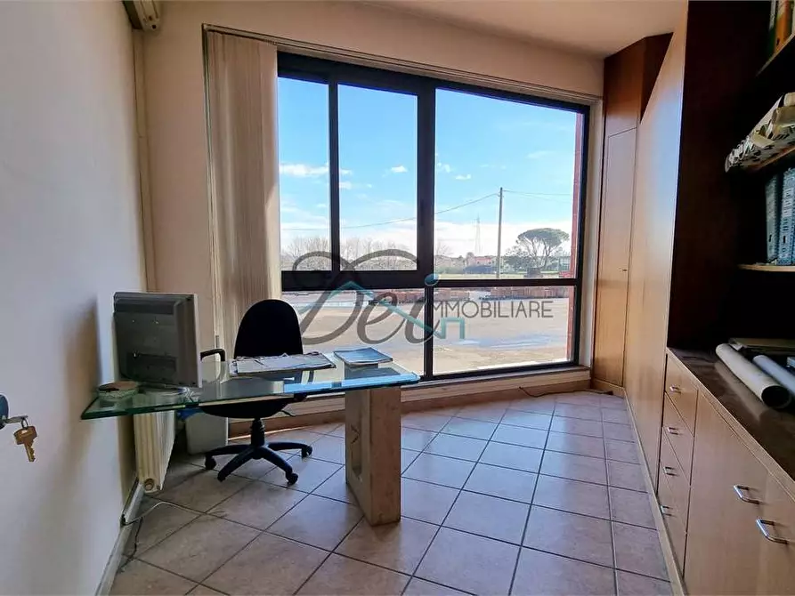Immagine 18 di Negozio in affitto  in Via Pesciatina 200 a Capannori