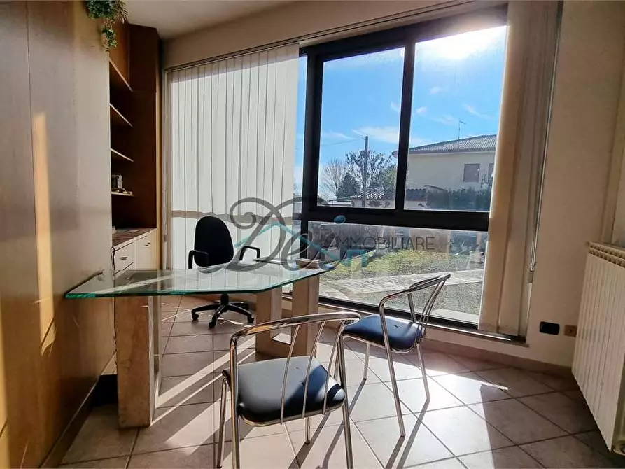 Immagine 17 di Negozio in affitto  in Via Pesciatina 200 a Capannori