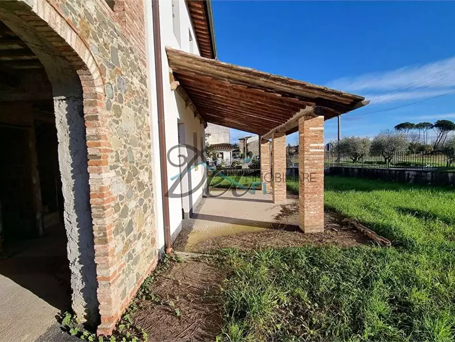 Immagine 10 di Villa in vendita  in via di piaggiori basso 35 a Capannori