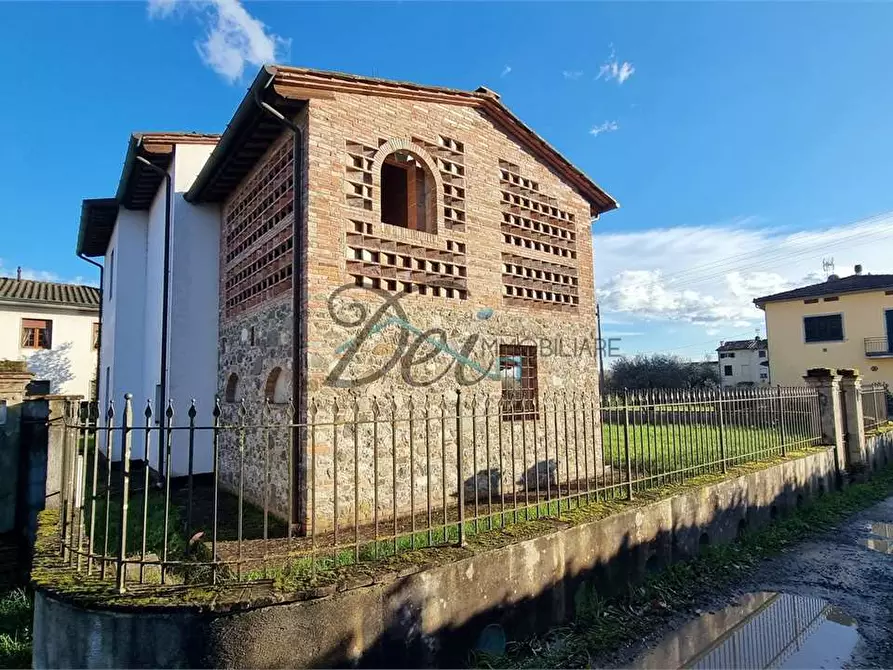 Immagine 7 di Villa in vendita  in via di piaggiori basso 35 a Capannori