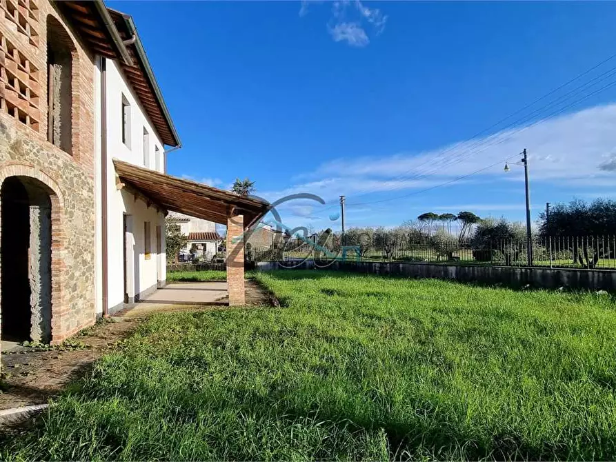 Immagine 3 di Villa in vendita  in via di piaggiori basso 35 a Capannori