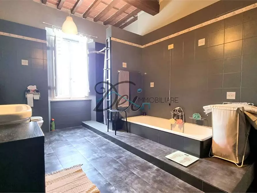 Immagine 21 di Rustico / casale in vendita  in Via dei Bocchi  200 a Capannori