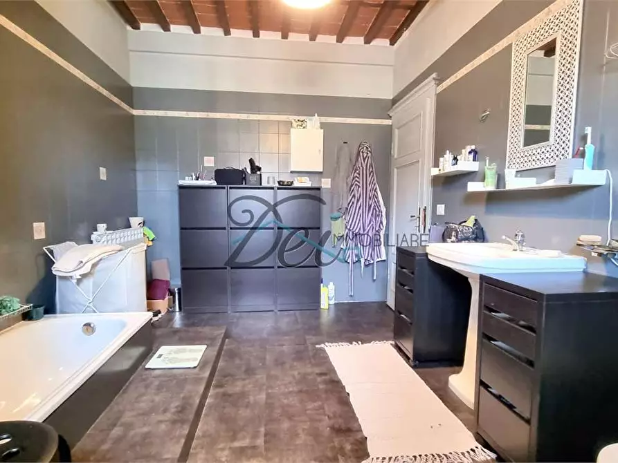 Immagine 23 di Rustico / casale in vendita  in Via dei Bocchi  200 a Capannori