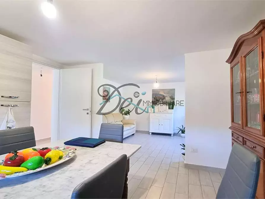 Immagine 11 di Villa in vendita  in via lombarda a Capannori