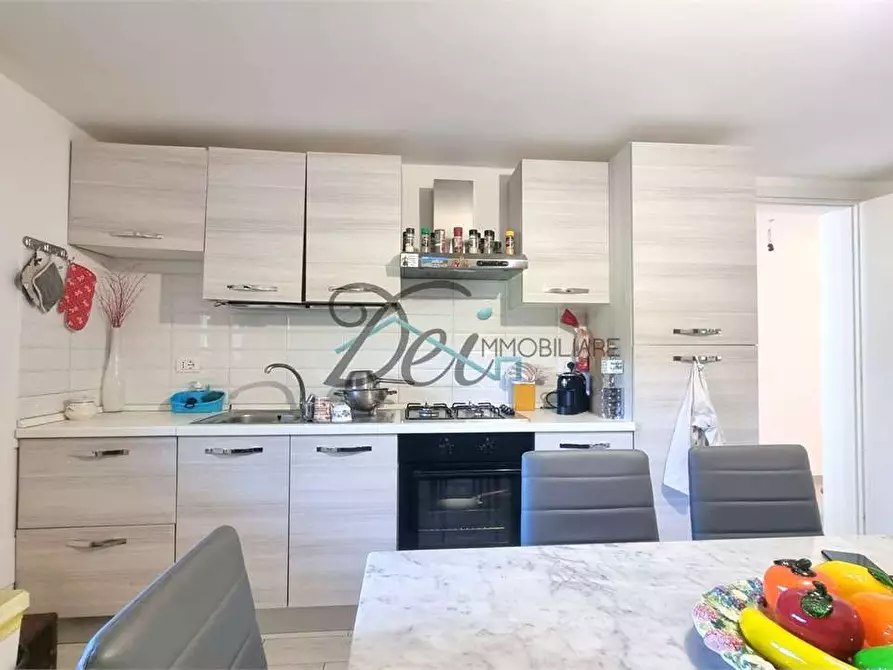 Immagine 15 di Villa in vendita  in via lombarda a Capannori