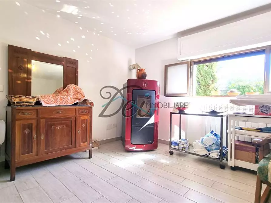 Immagine 23 di Villa in vendita  in via lombarda a Capannori