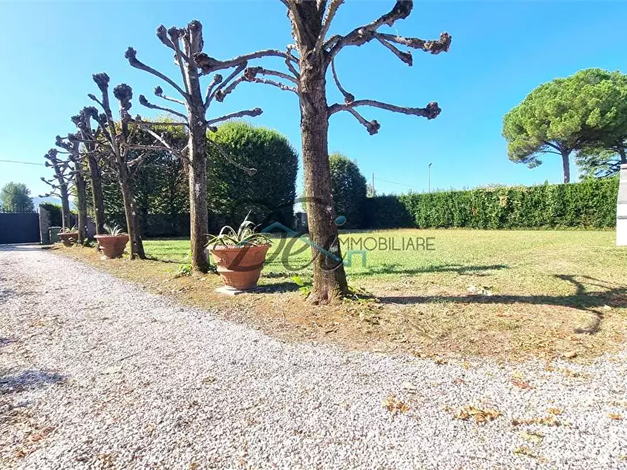 Immagine 43 di Villa in vendita  in via lombarda a Capannori