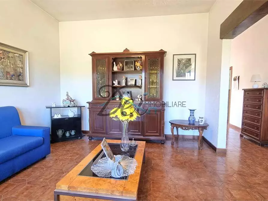 Immagine 29 di Villa in vendita  in via lombarda a Capannori