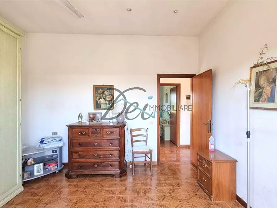 Immagine 38 di Villa in vendita  in via lombarda a Capannori