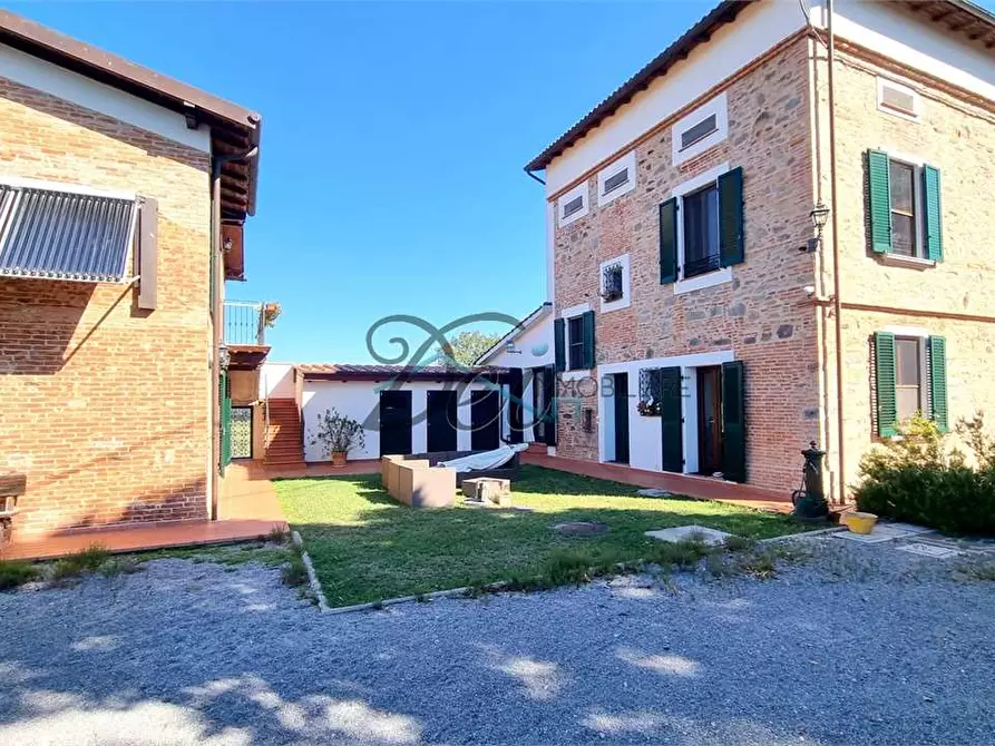 Immagine 2 di Rustico / casale in vendita  a Pisa
