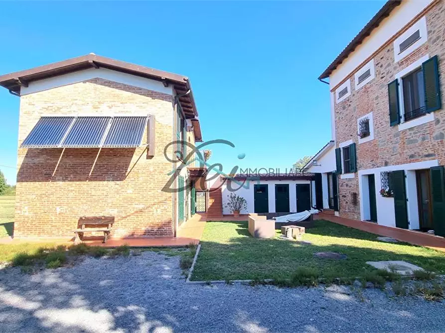 Immagine 9 di Rustico / casale in vendita  a Pisa