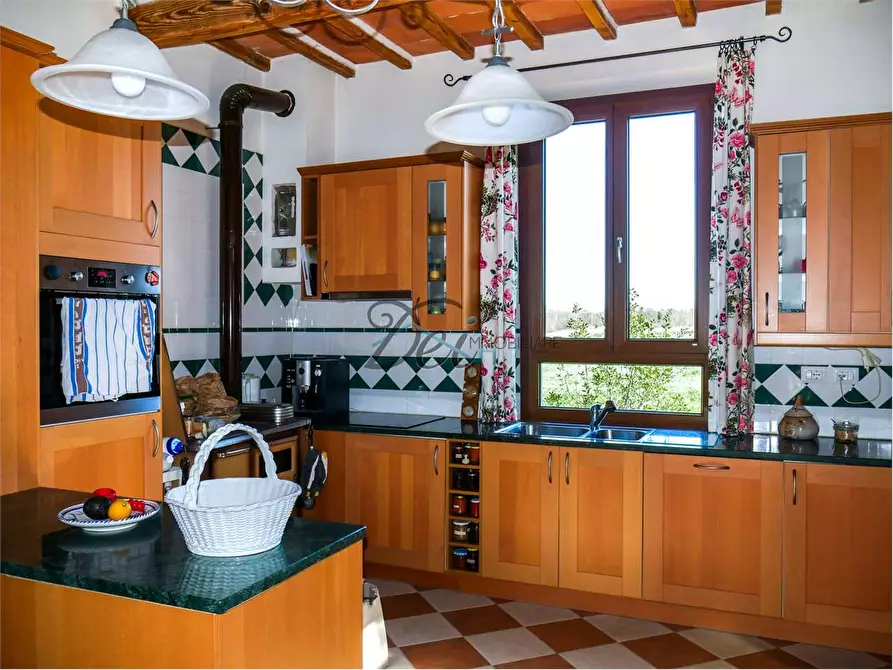 Immagine 18 di Rustico / casale in vendita  a Pisa