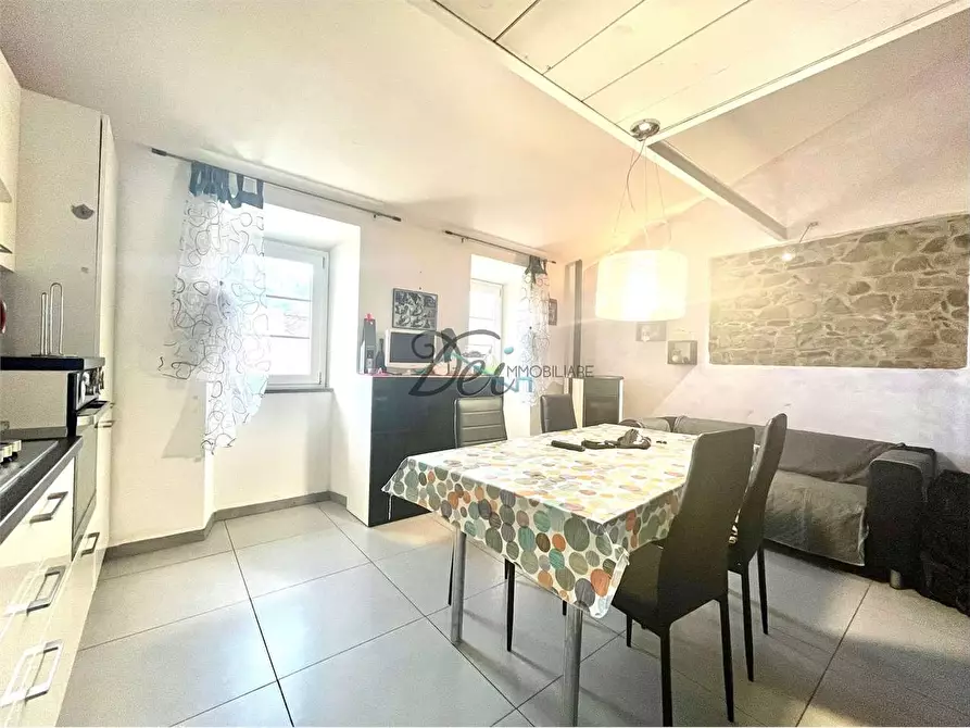 Immagine 11 di Porzione di casa in vendita  in Via della lama  a Capannori