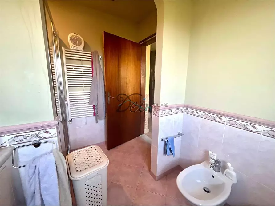 Immagine 35 di Porzione di casa in vendita  in Via della lama  a Capannori