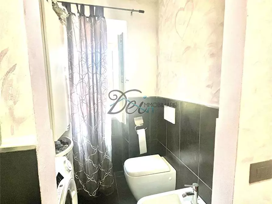 Immagine 40 di Porzione di casa in vendita  in Via della lama  a Capannori