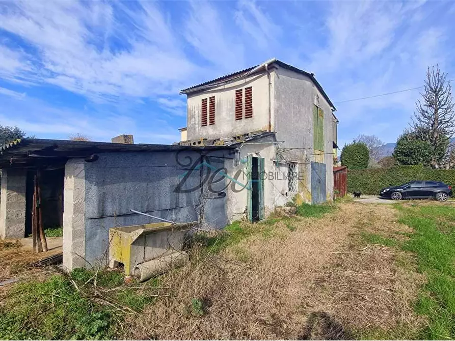 Immagine 1 di Rustico / casale in vendita  in via dei berti 2 a Lucca