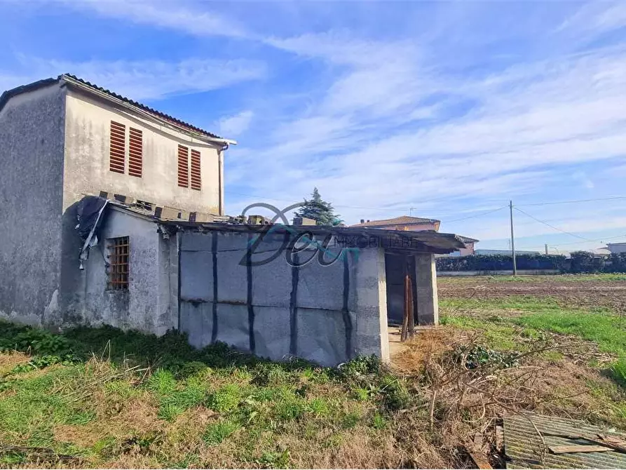 Immagine 2 di Rustico / casale in vendita  in via dei berti 2 a Lucca