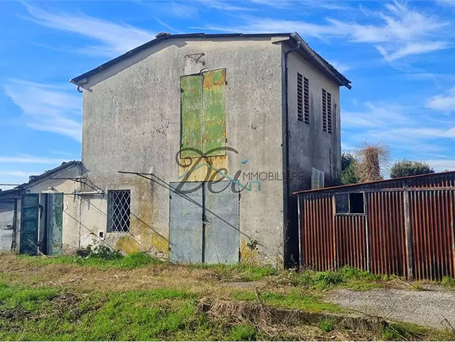 Immagine 4 di Rustico / casale in vendita  in via dei berti 2 a Lucca