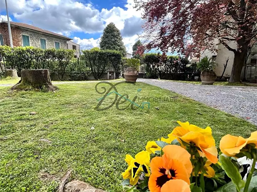 Immagine 50 di Villa in vendita  in Via delle ville prima a Lucca