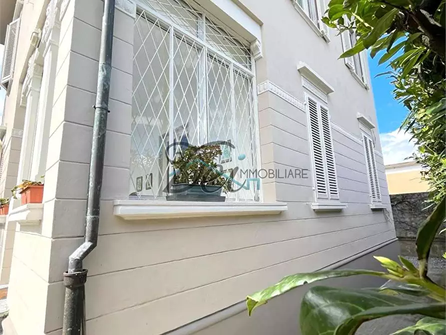 Immagine 51 di Villa in vendita  in Via delle ville prima a Lucca