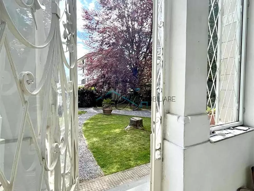 Immagine 8 di Villa in vendita  in Via delle ville prima a Lucca