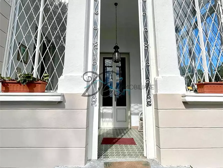 Immagine 7 di Villa in vendita  in Via delle ville prima a Lucca