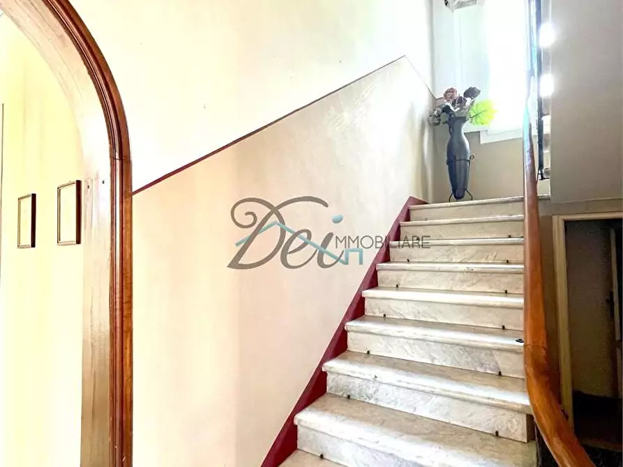 Immagine 25 di Villa in vendita  in Via delle ville prima a Lucca