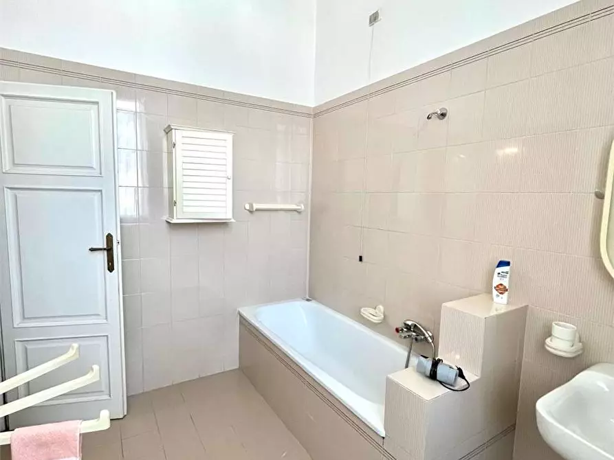 Immagine 42 di Villa in vendita  in Via delle ville prima a Lucca