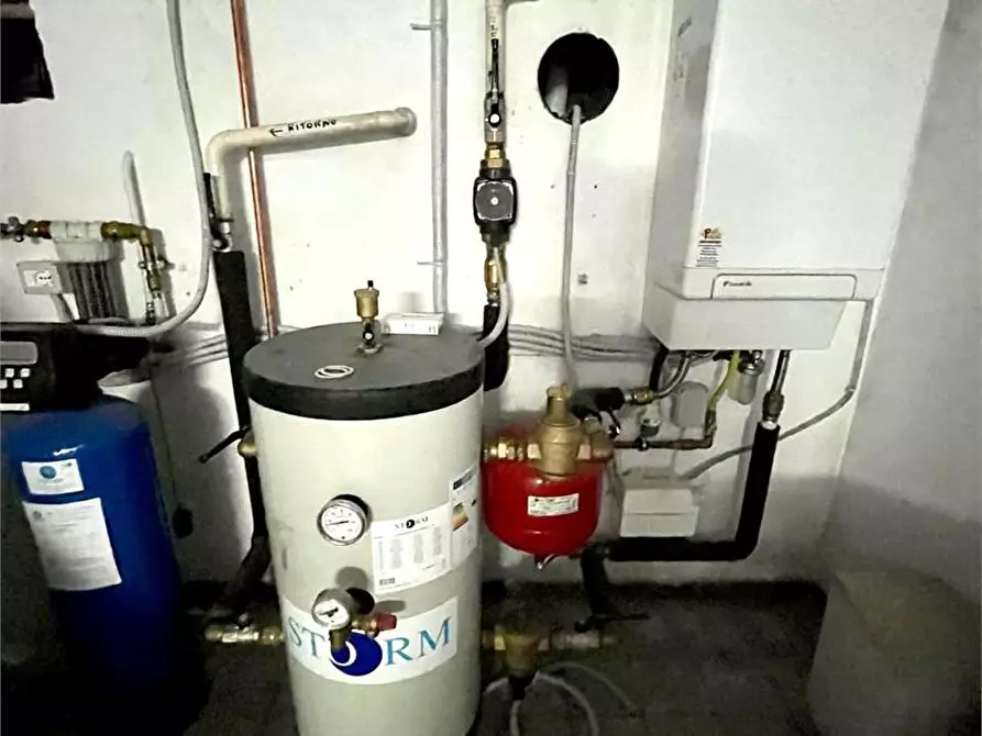 Immagine 47 di Villa in vendita  in Via delle ville prima a Lucca