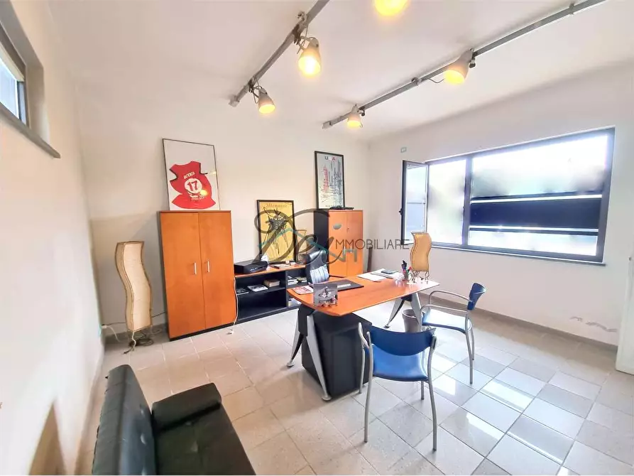 Immagine 2 di Ufficio in vendita  in Via Lombarda  197 a Capannori