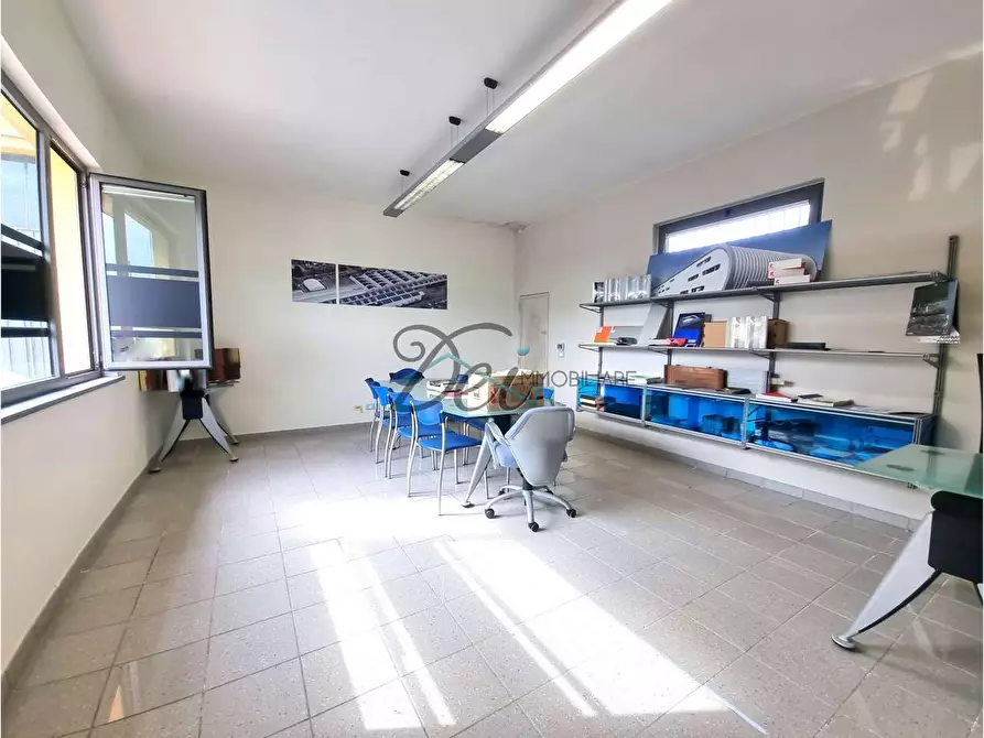 Immagine 4 di Ufficio in vendita  in Via Lombarda  197 a Capannori