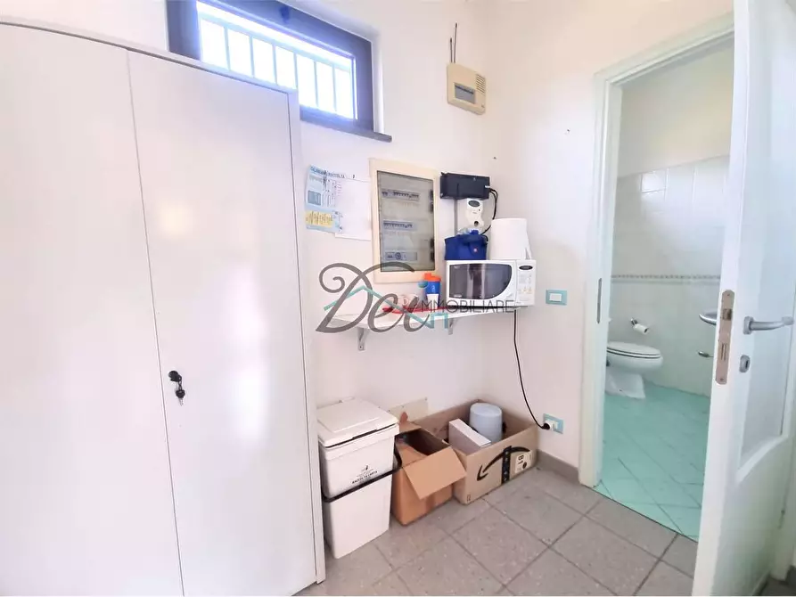 Immagine 13 di Ufficio in vendita  in Via Lombarda  197 a Capannori