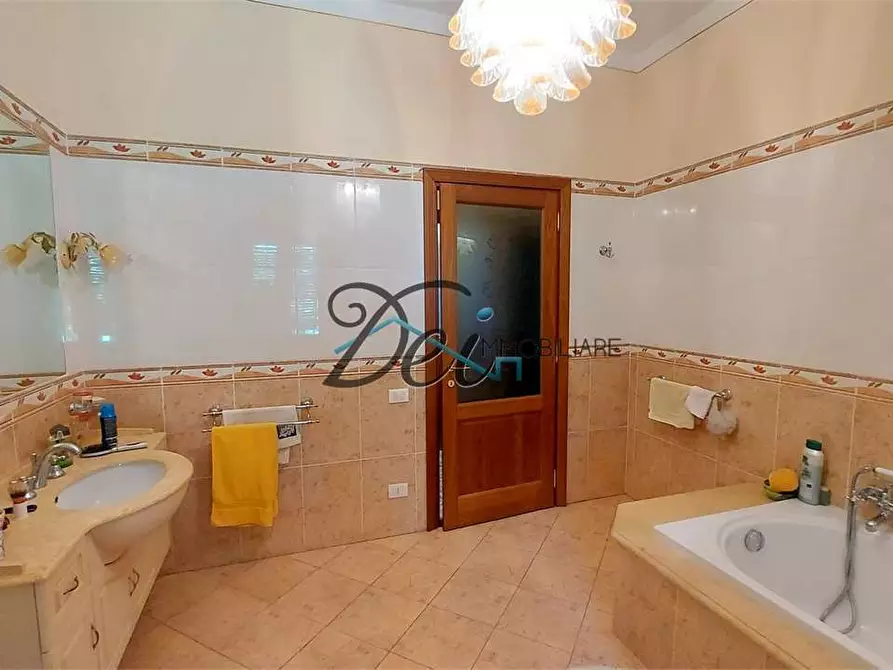 Immagine 25 di Appartamento in vendita  a Borgo A Mozzano