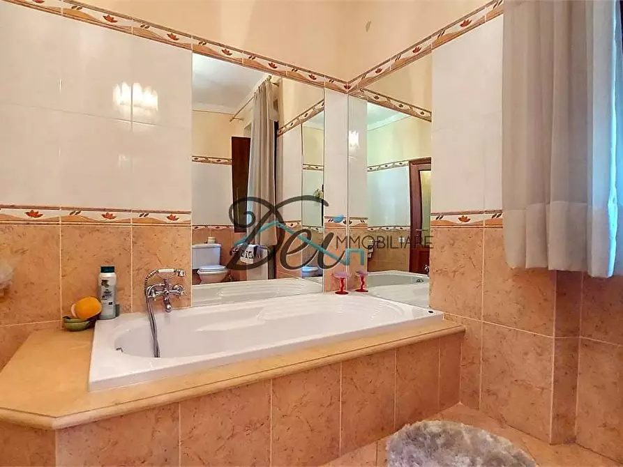 Immagine 24 di Appartamento in vendita  a Borgo A Mozzano