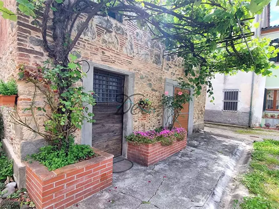 Immagine 7 di Porzione di casa in vendita  in Via Lombarda 199 a Capannori