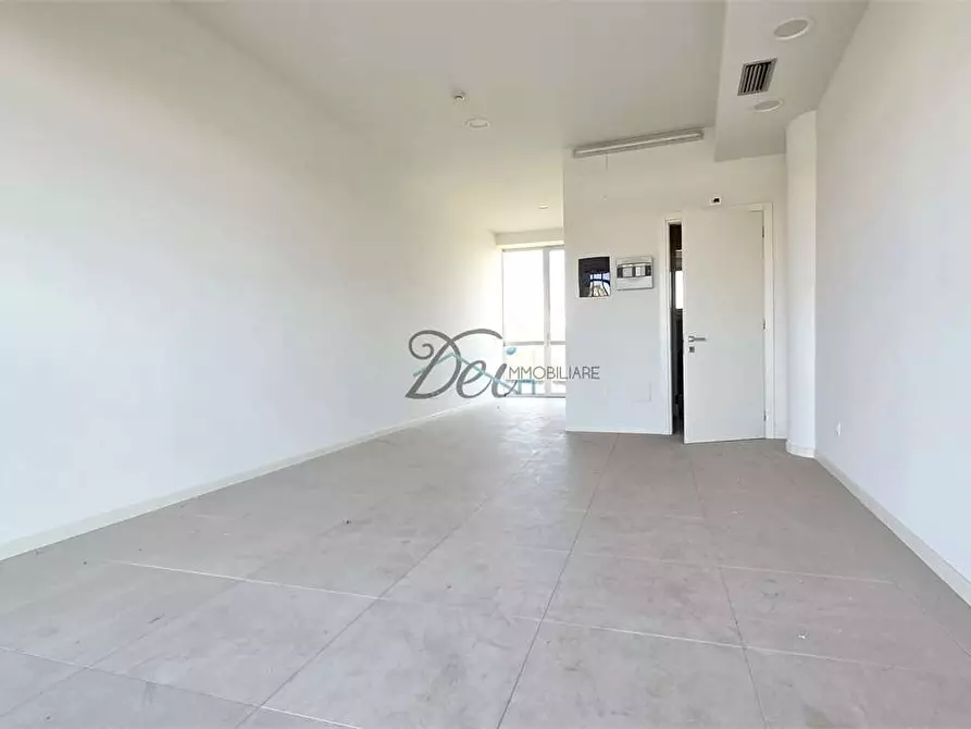 Immagine 4 di Ufficio in affitto  in Viale Europa  22 a Capannori